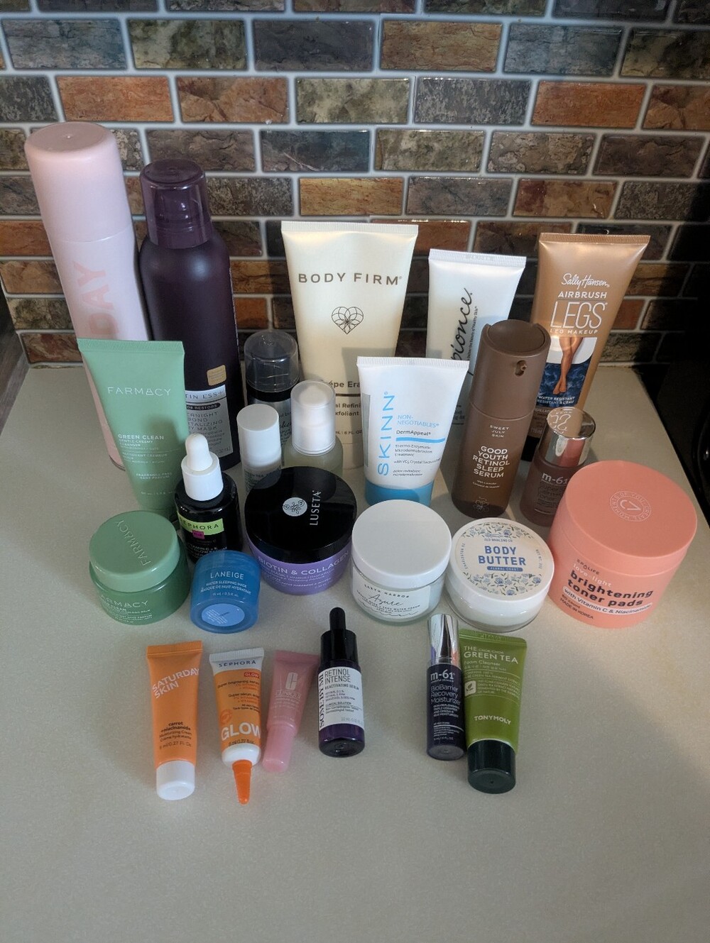 26 Items Beauty Bundle Farmacy Cleanser Dry Shampoo Laneige Hair Mask Toner
